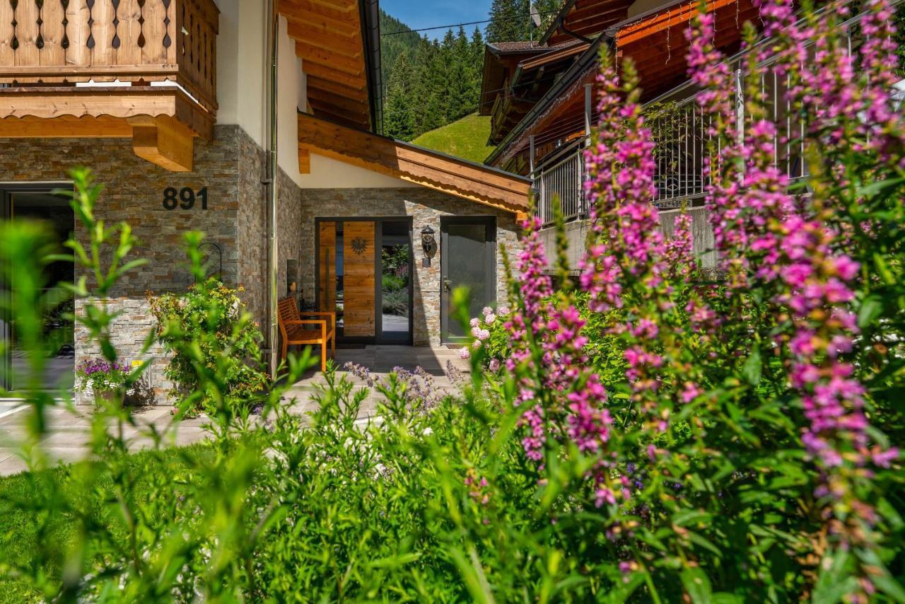 Chalet Alpendomizil Ahorn Mayrhofen Exteriör bild